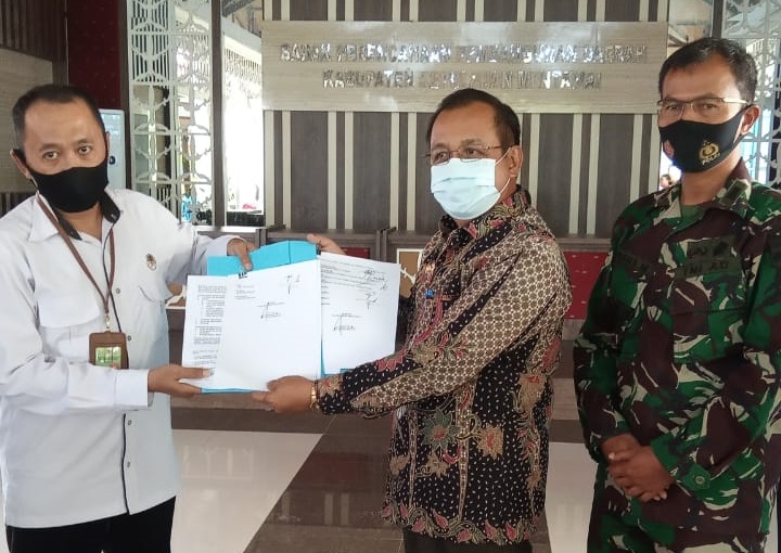 Balai Taman Nasional Sibeurut ika kesepakatan dengan Pemda Mentawai yang dituangkan dalam Nota Kesepahaman. 
